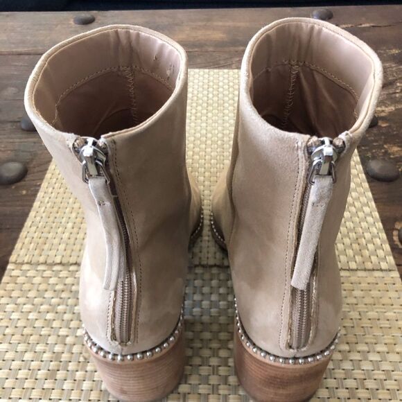 Steve Madden Woman’s Aquarius Suede Boots Natural Tan Size 9.5 - Picture 9 of 10